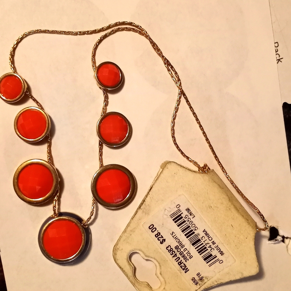 Beautifully Bright Vintage Necklace